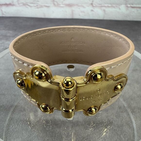 Louis Vuitton Beige Gold Save It Patent Leather Women's Bracelet 17 - Picture 1 of 12